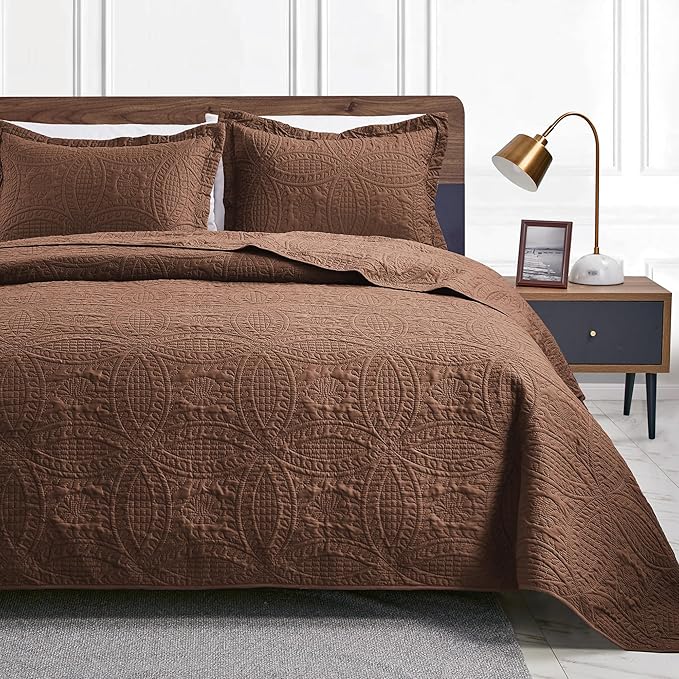 Love's cabin Oversized King Size Quilt Bedding Set Brown Bedspreads by Lovescabin