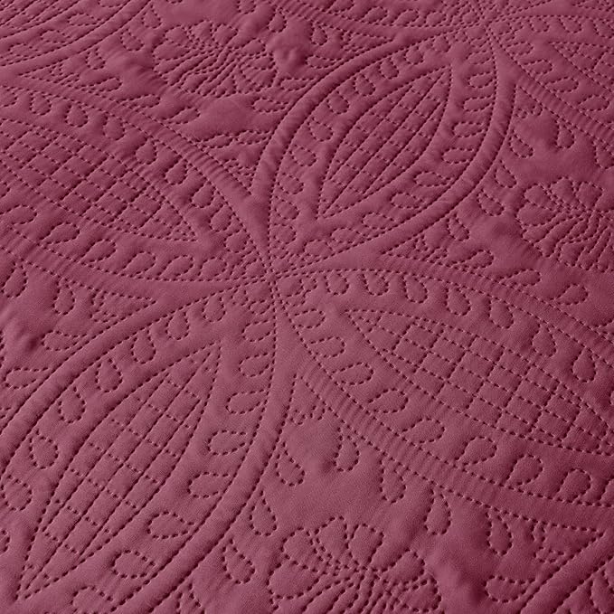 akkialla Burgundy King/Cal King Quilt Set, Ultrasonic Lightweight Bedspread - Image 7