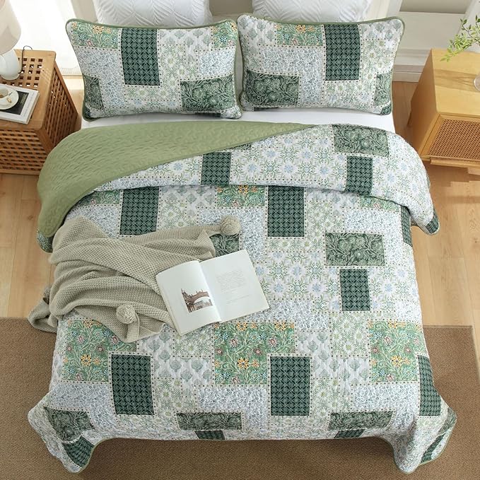 Xruibed Patchwork Quilt Set King Size 3 Pieces Plaid Floral Bedspread Coverlet - Image 3