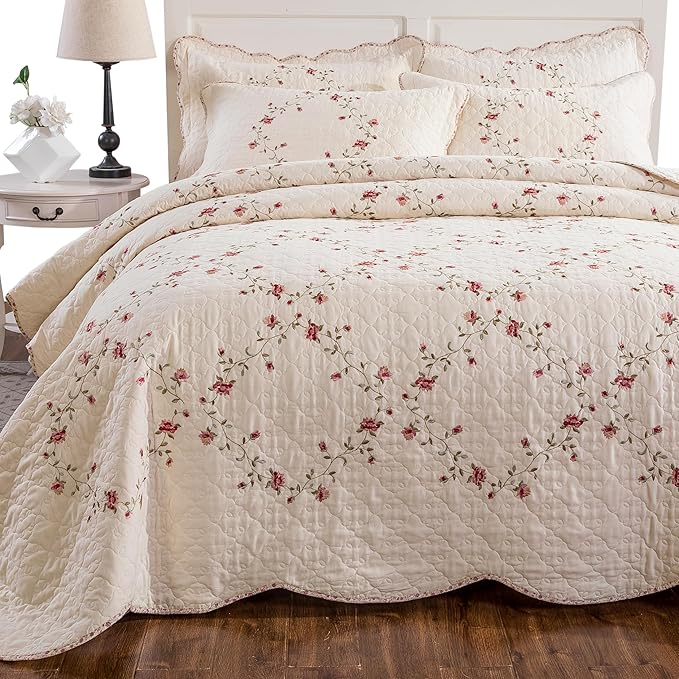 Quilt Set Classical 3D Floral Embroidery Pattern 3-Piece Cotton Reversible by ROOMLIFE